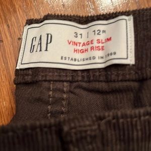 Gap corduroy pants size 12r/31 dark brown, never worn